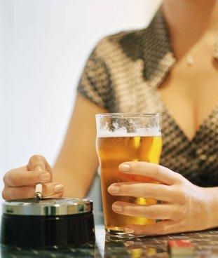 Fumo e álcool juntos causam maioria dos tumores de boca