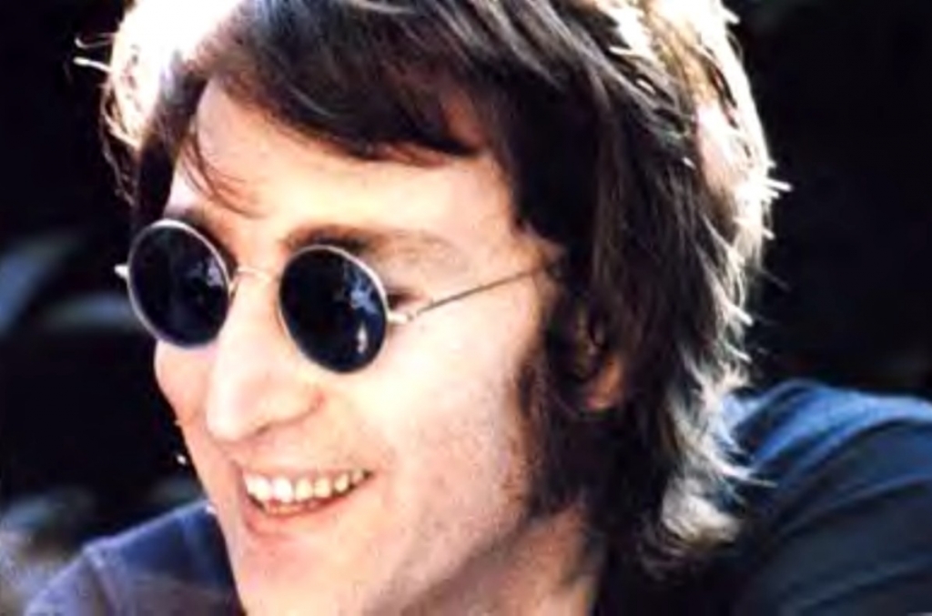 Dentista canadense paga 54 mil reais por dente de John Lennon