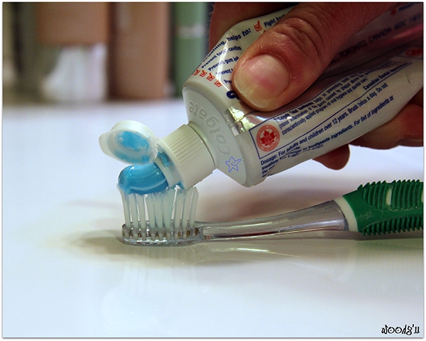 Os erros mais comuns que as pessoas cometem na hora de escovar os dentes