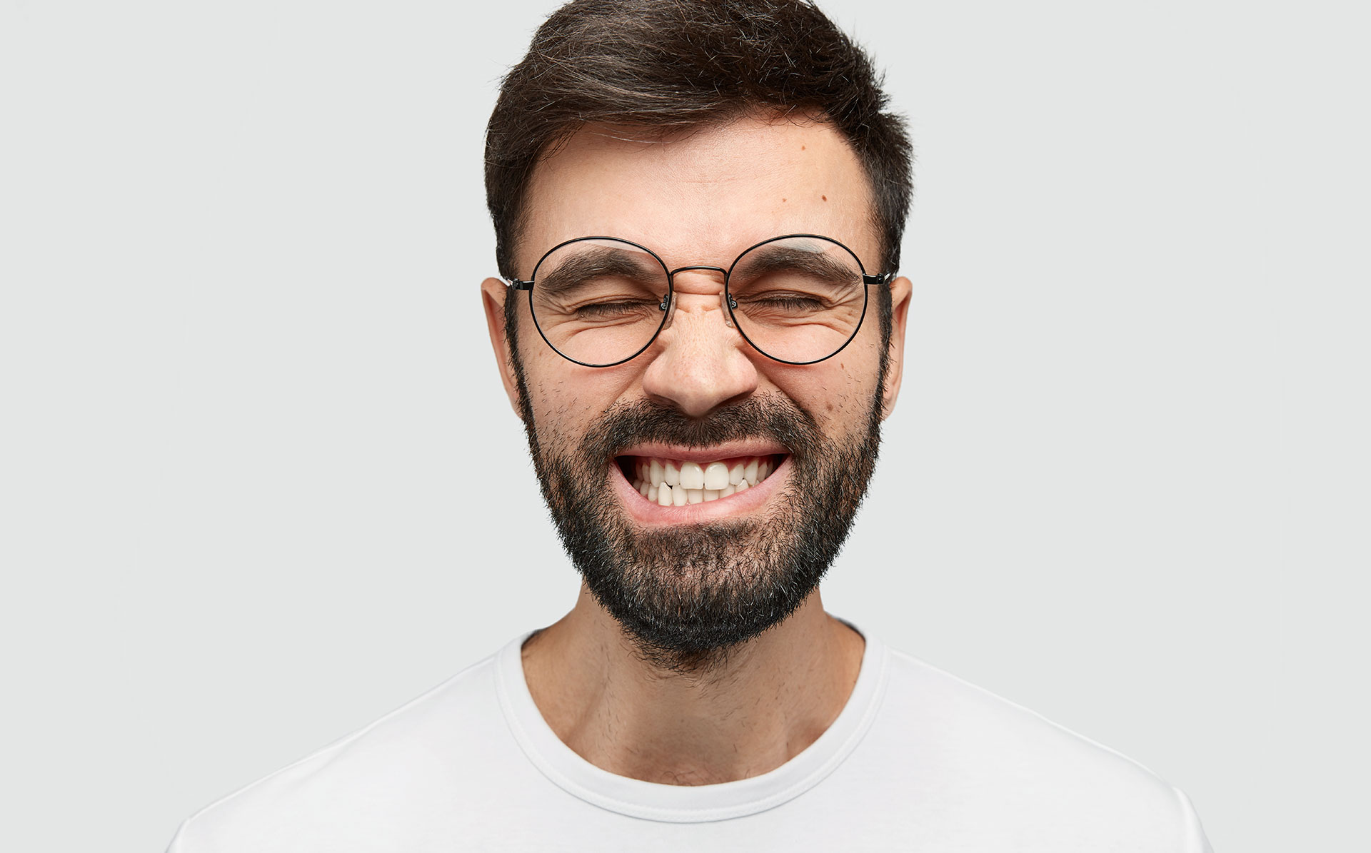 RANGER DE DENTES CAUSADOS PELO BRUXISMO PODE CAUSAR DANOS À ARCADA DENTÁRIA?