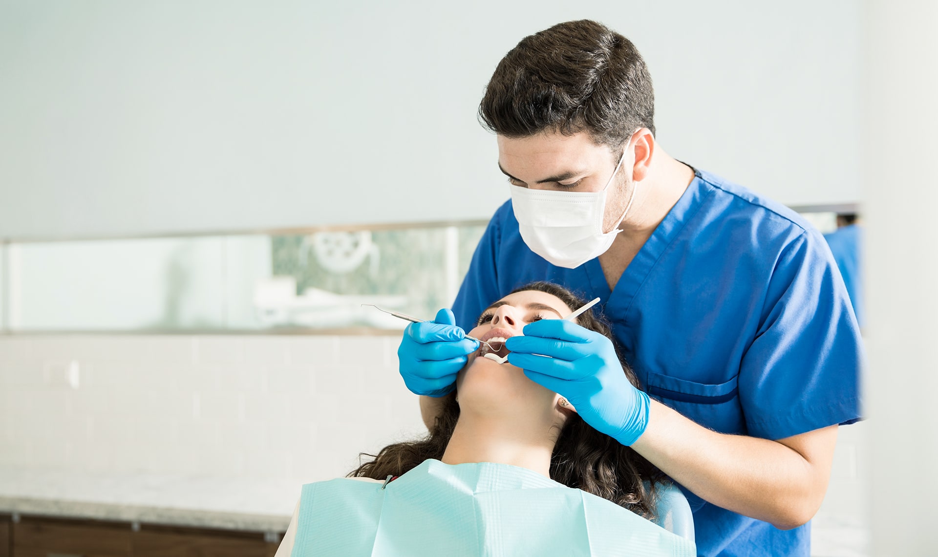 EXTRAÇÃO DE DENTE DO SISO DEVE SER FEITA POR UM ESPECIALISTA?