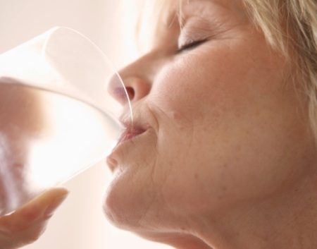 Boca seca pode prejudicar saúde bucal