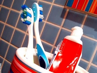 Cuidados com a escova de dente evitam contaminações