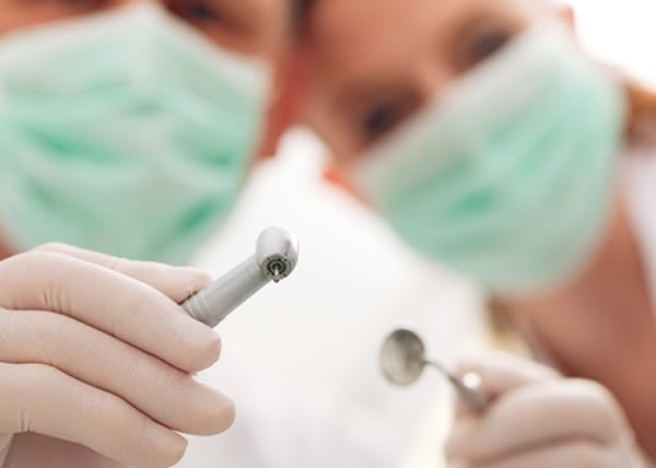 Novo método trata cáries sem dor e sem anestesia