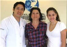 Dentista da Suécia visita a Maxillo Facial Center