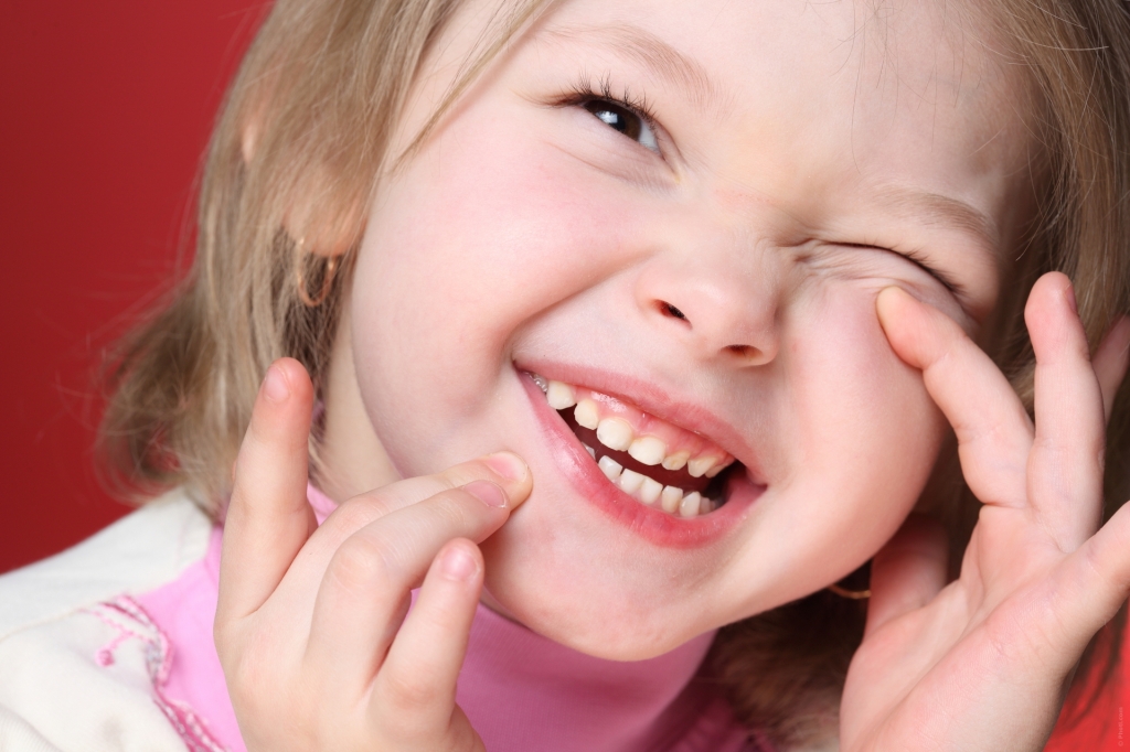 Vitamina D reduz o risco de cárie dentária em crianças