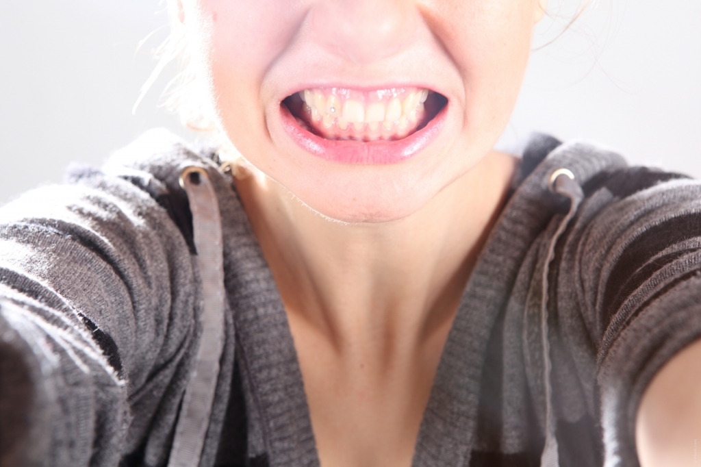 O hábito de ranger os dentes